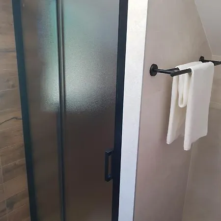 Kum * Tuk Vojni