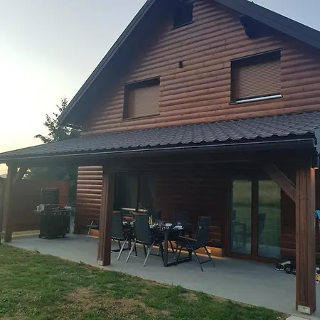 Kum Tuk Vojni