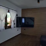 Kum Villa Tuk Vojni