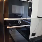 Kum Villa Tuk Vojni